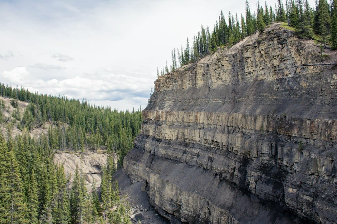 Labrador Gold is funding exploration work on its Canadian gold properties.